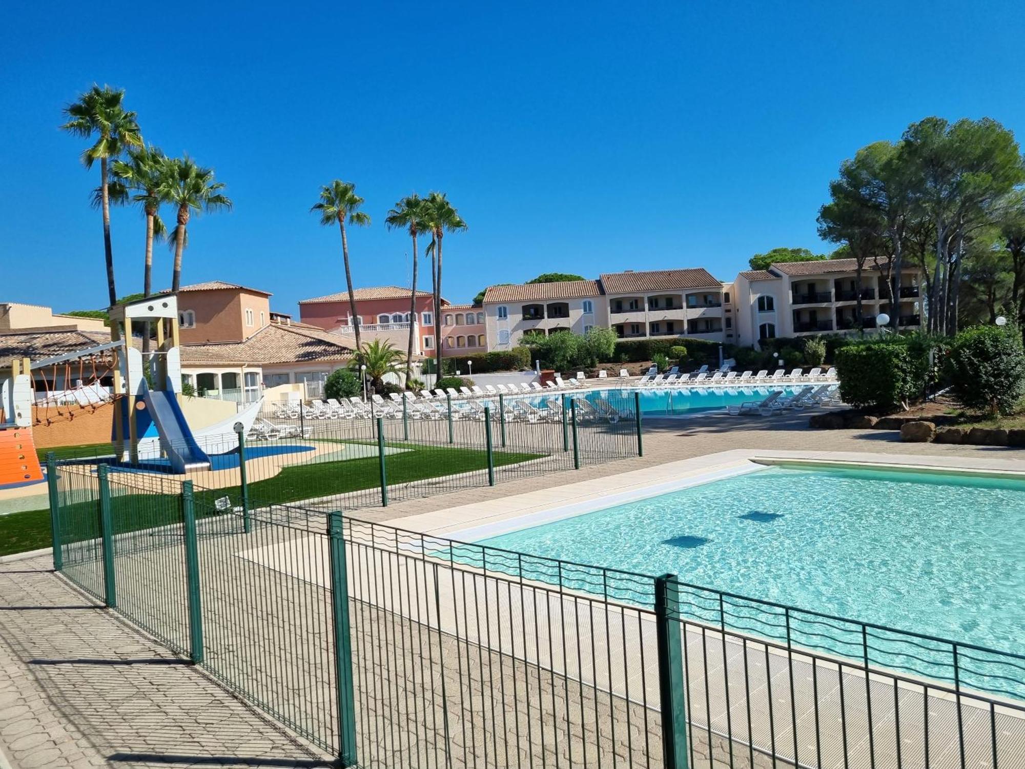 Saint-Raphaël Studio 4P Vue Piscine St Raphael Valescure - Au Coeur Des Golfs מראה חיצוני תמונה