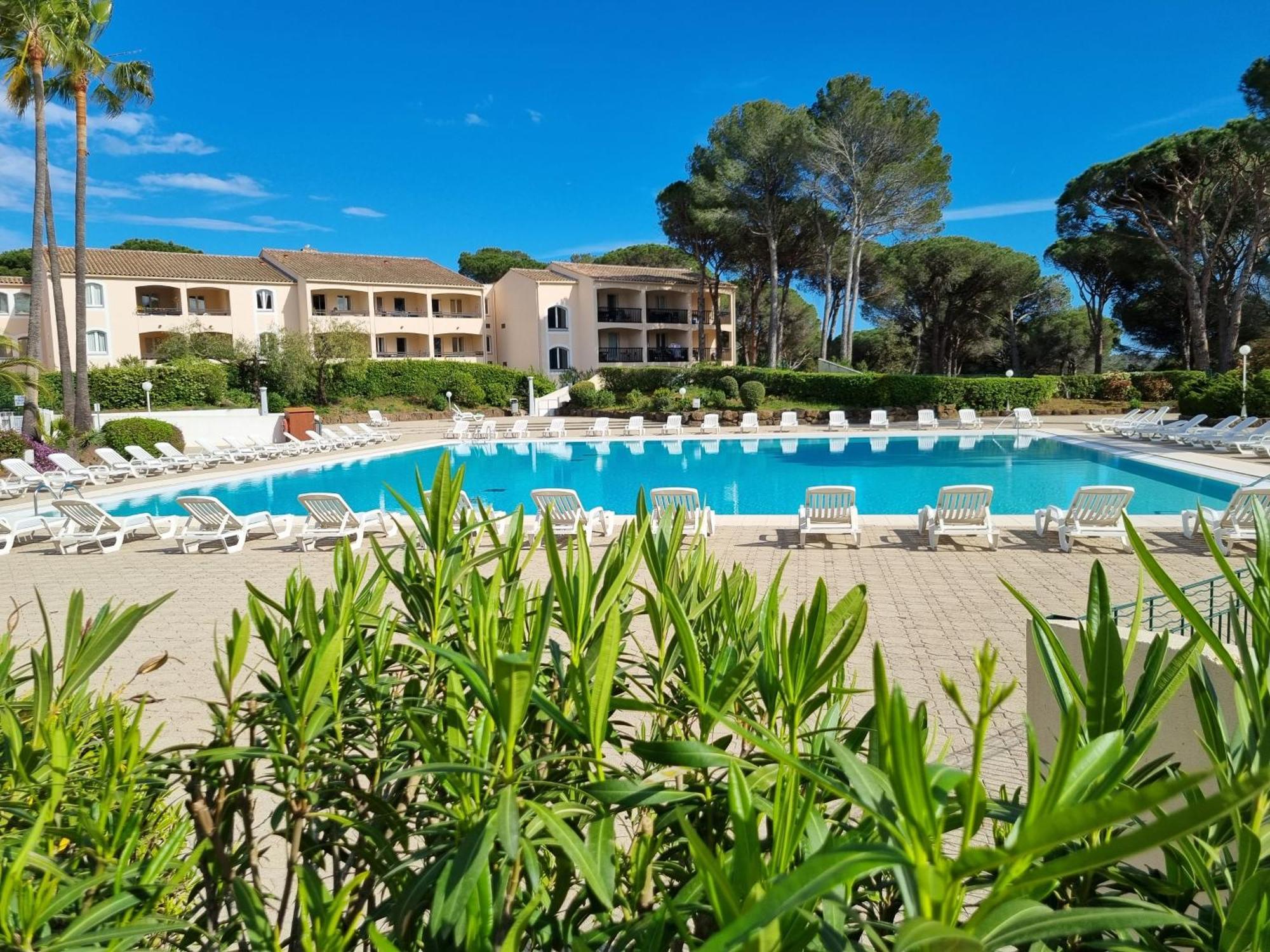 Saint-Raphaël Studio 4P Vue Piscine St Raphael Valescure - Au Coeur Des Golfs מראה חיצוני תמונה